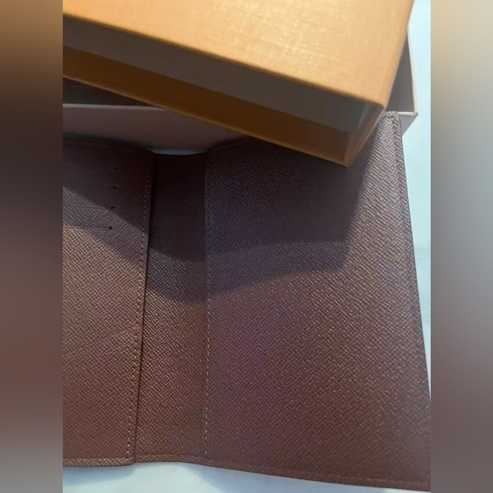 Louis Vuitton Passport Cover - Picture 6 of 9